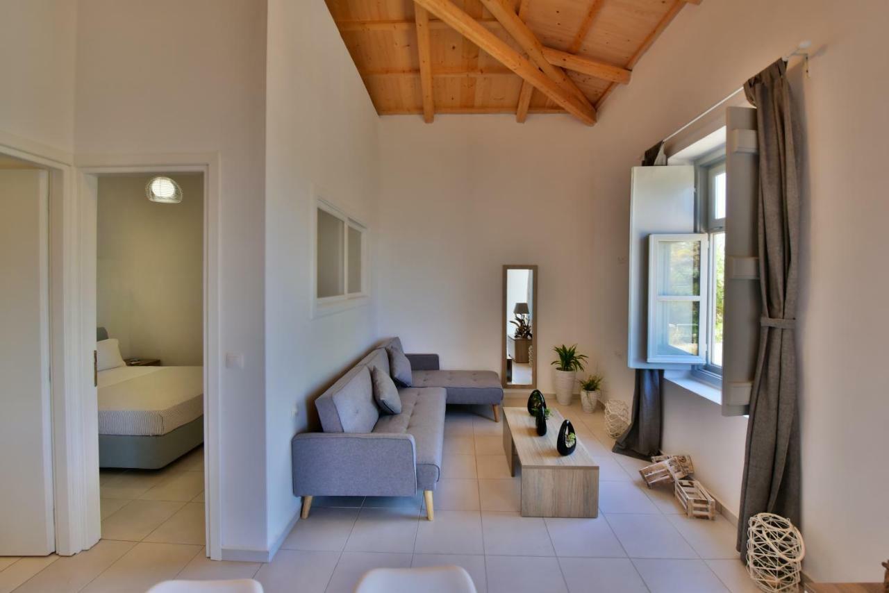 Douskos Beach House Apartment Hydra  Bagian luar foto